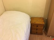 bright single room to let @ E16 3DZ bills inclusive excellent location zone 3 available from 5 July!