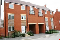 4 bedroom semi-detached house to rent