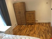 large double room to let @ E7 9ET all bills inclusive excellent location zone 3 available now !!